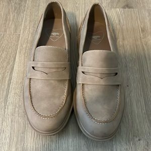 Rocket Dog loafers size 7